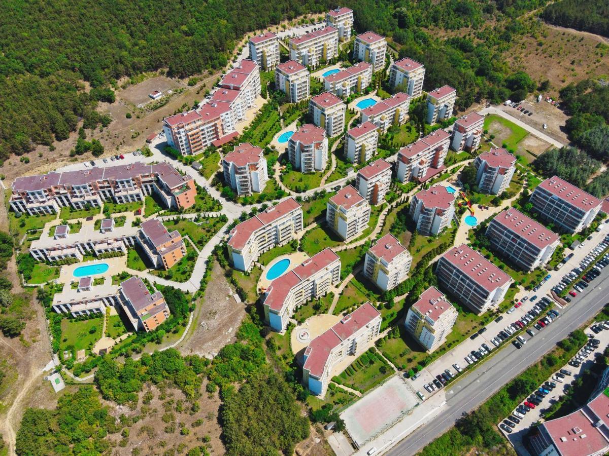 Apartment Imperial And Crown Noks Grand